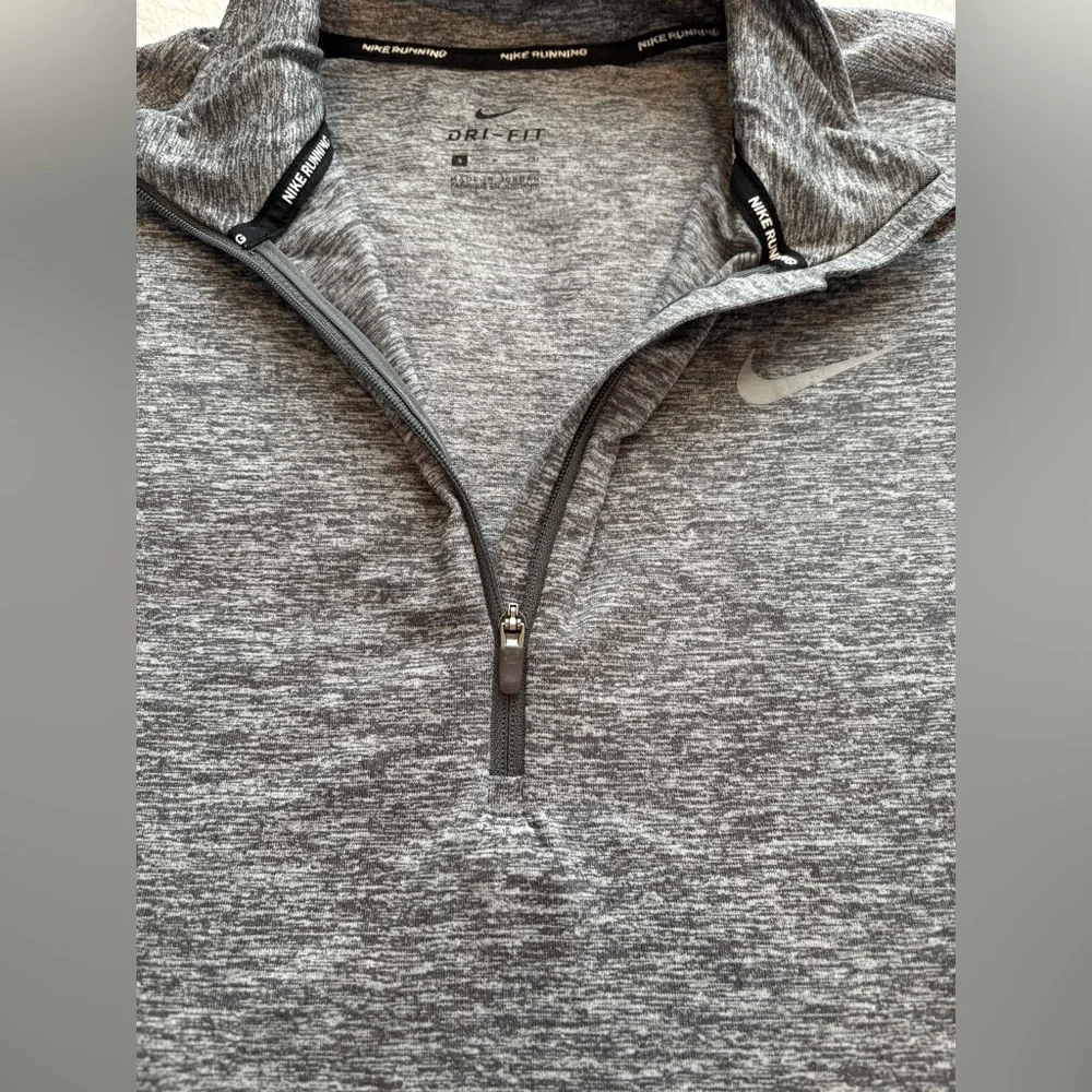 Nike 1/2 Zip Running Top - Size Small. - Picture 10 of 14